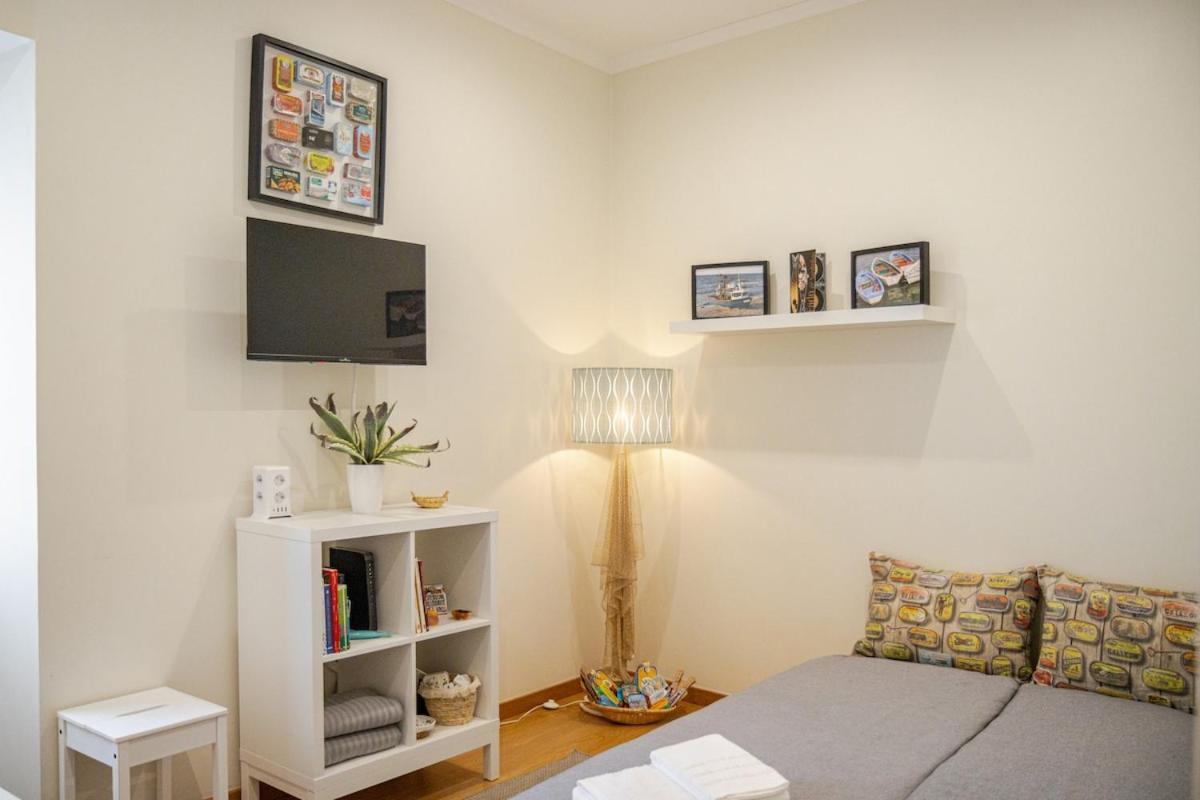 Apartment 27 A Graca Cozy With Balcony And Free Parking Lissabon