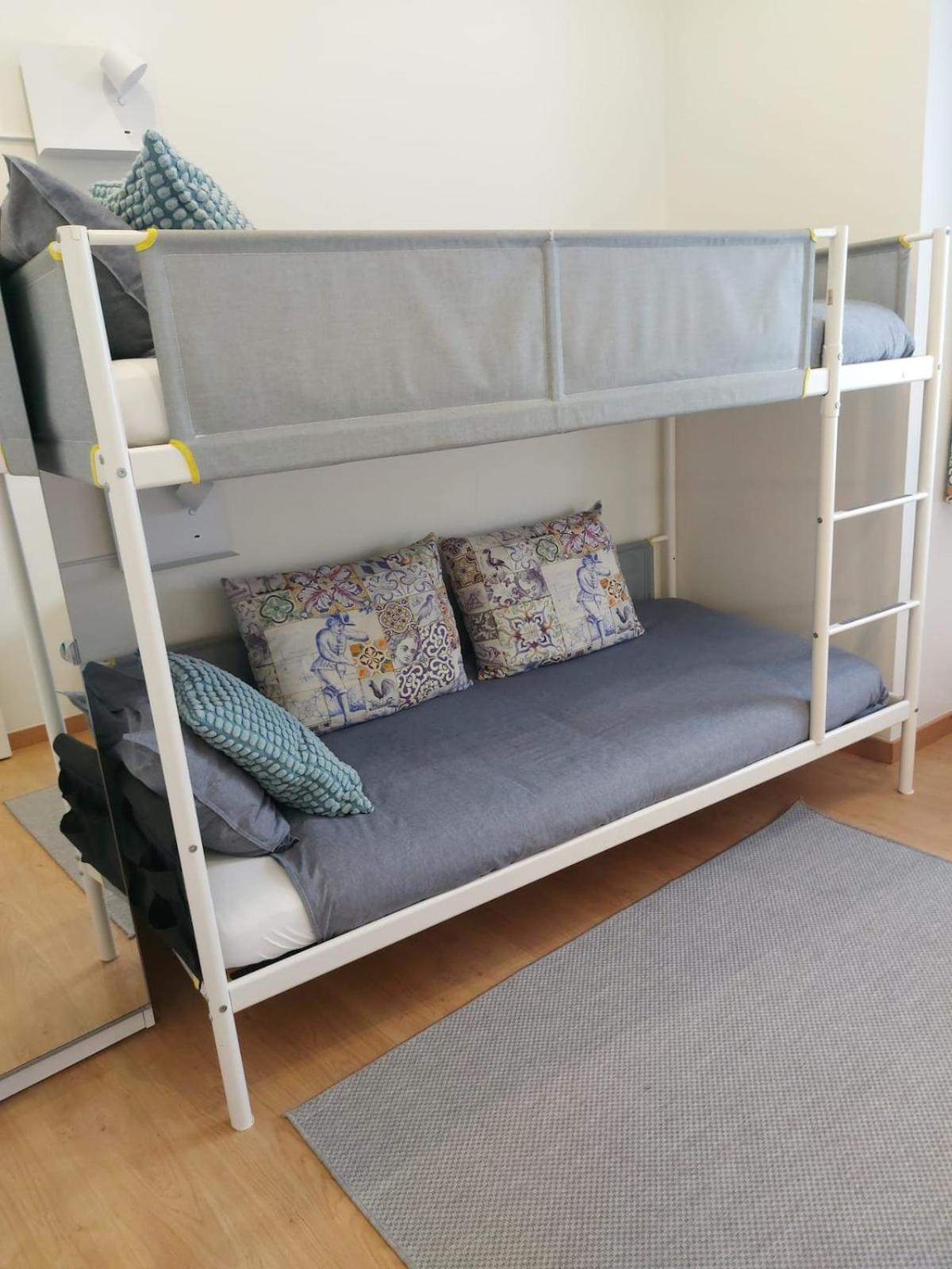 Apartment 27 A Graca Cozy With Balcony And Free Parking Lissabon