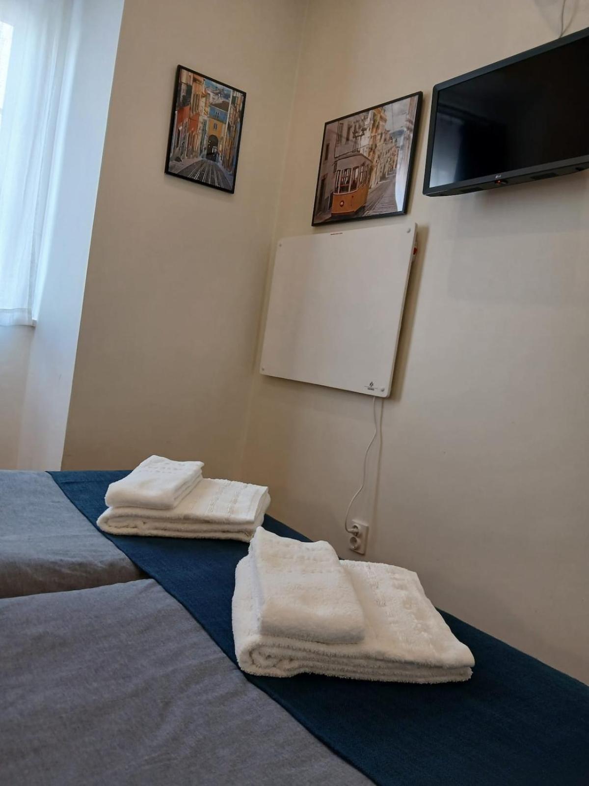 27 A Graca Cozy With Balcony And Free Parking Lissabon